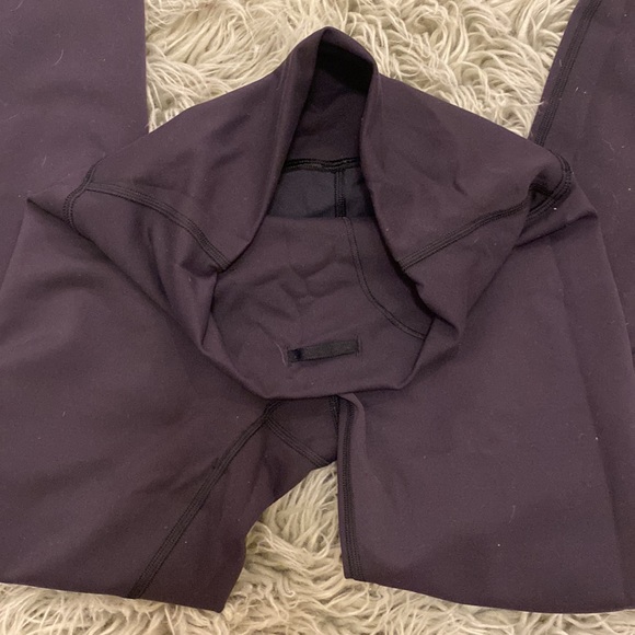 Lululemon black leggings - Picture 3 of 3